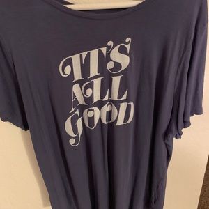 blue old navy t shirt